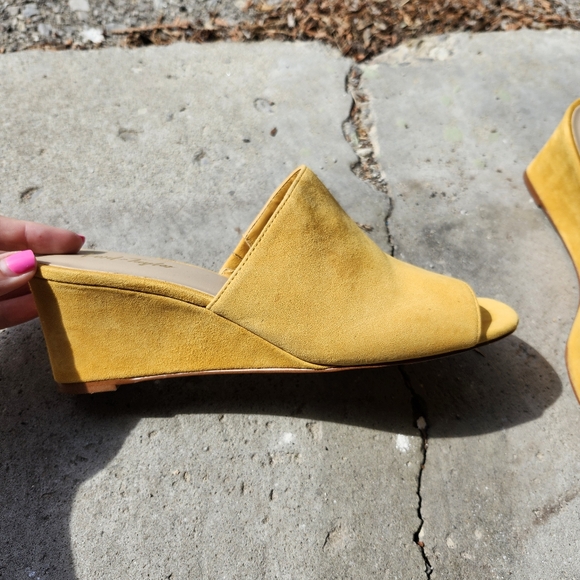 Lord & Taylor Yellow Mules - Picture 4 of 6